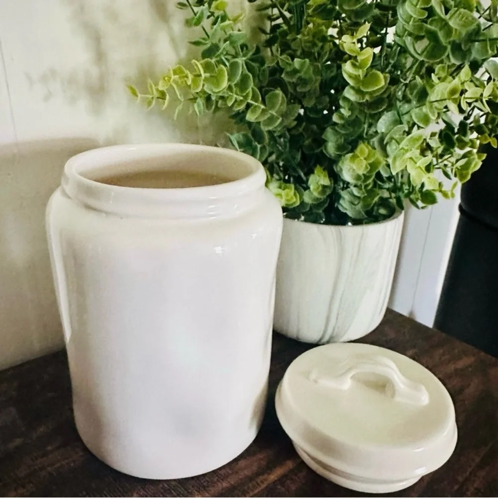 Rae Dunn Cream Ceramic 'TREATS PLEASE' Canister